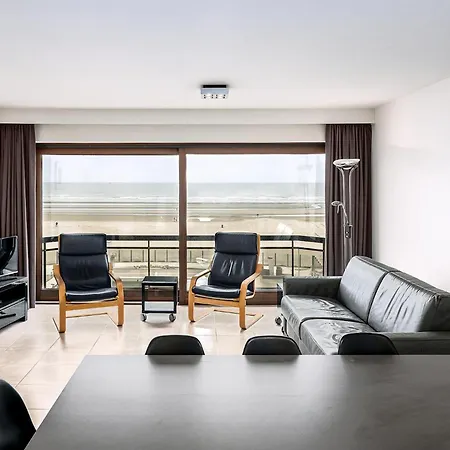 Apartment Grand C4 Oostduinkerke